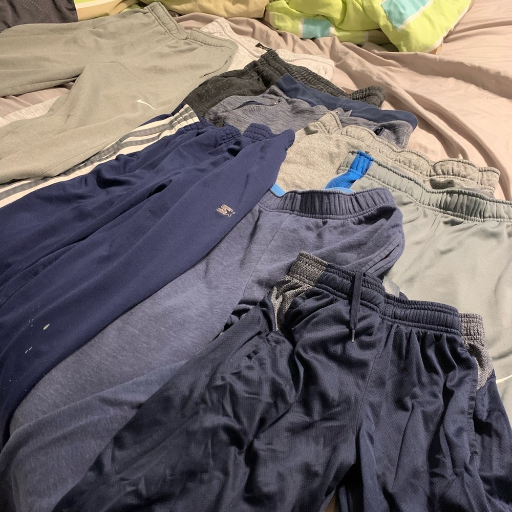 Boys joggers, assorted XL-L Nike, Starter bundle 9 pants total. Great deal!